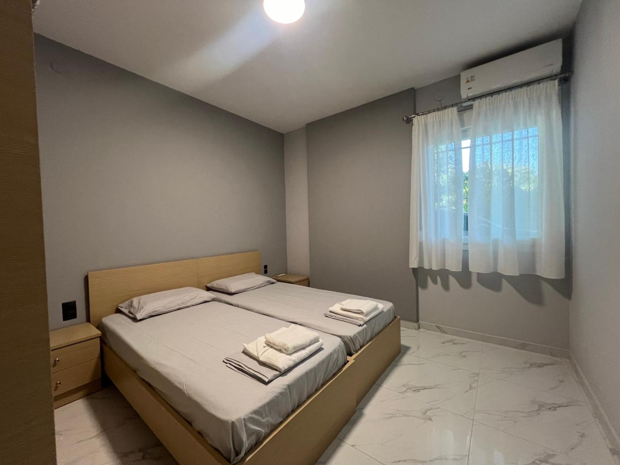 Apartments Коринос Екстериор снимка